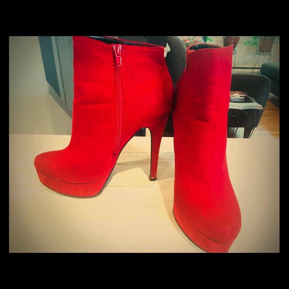 Suede boots